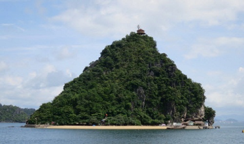 Titop Island in Halong Bay