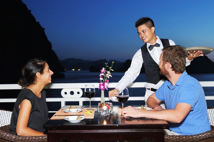 honeymoon-in-halong-cruises